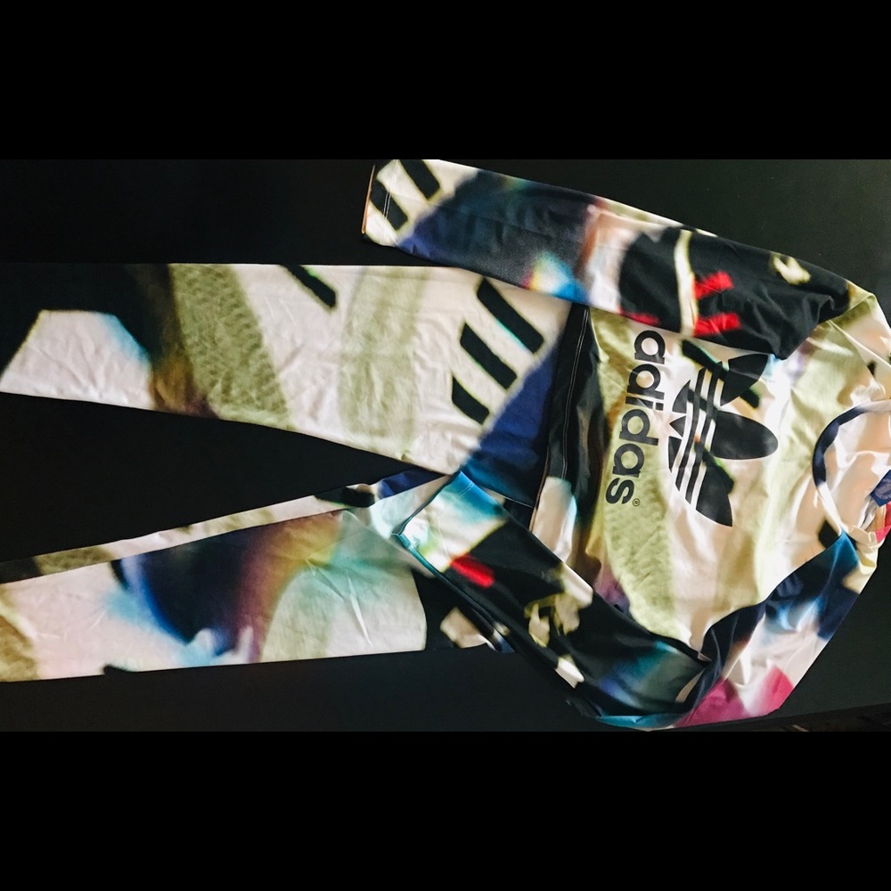 Women Adidas active wear leggings and crop top